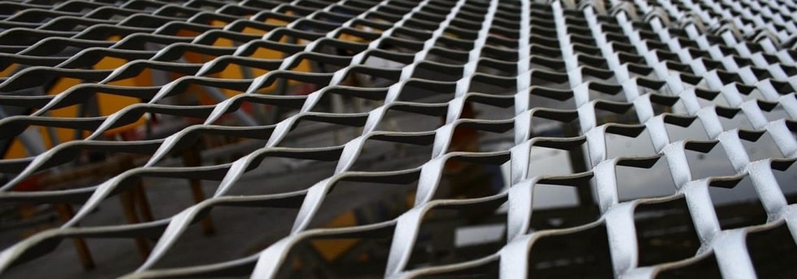 Лист просечно-вытяжной - купить оптом на складе в Москве